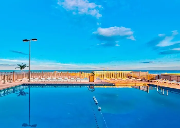 Budget-friendly Beachfront With Balcony Pools Gym & Sauna Holiday home Ocean City