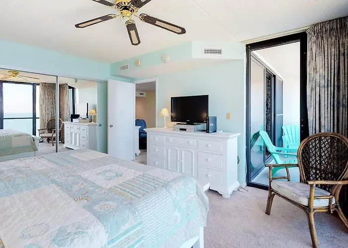 Budget-friendly Beachfront With Balcony Pools Gym & Sauna Holiday home *
