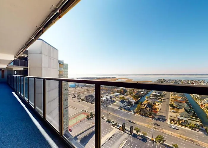 Budget-friendly Beachfront With Balcony Pools Gym & Sauna *